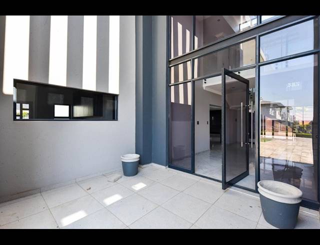 5 BEDROOM HOUSE FOR SALE IN SIX FOUNTAINS RESIDENTIAL ESTATE